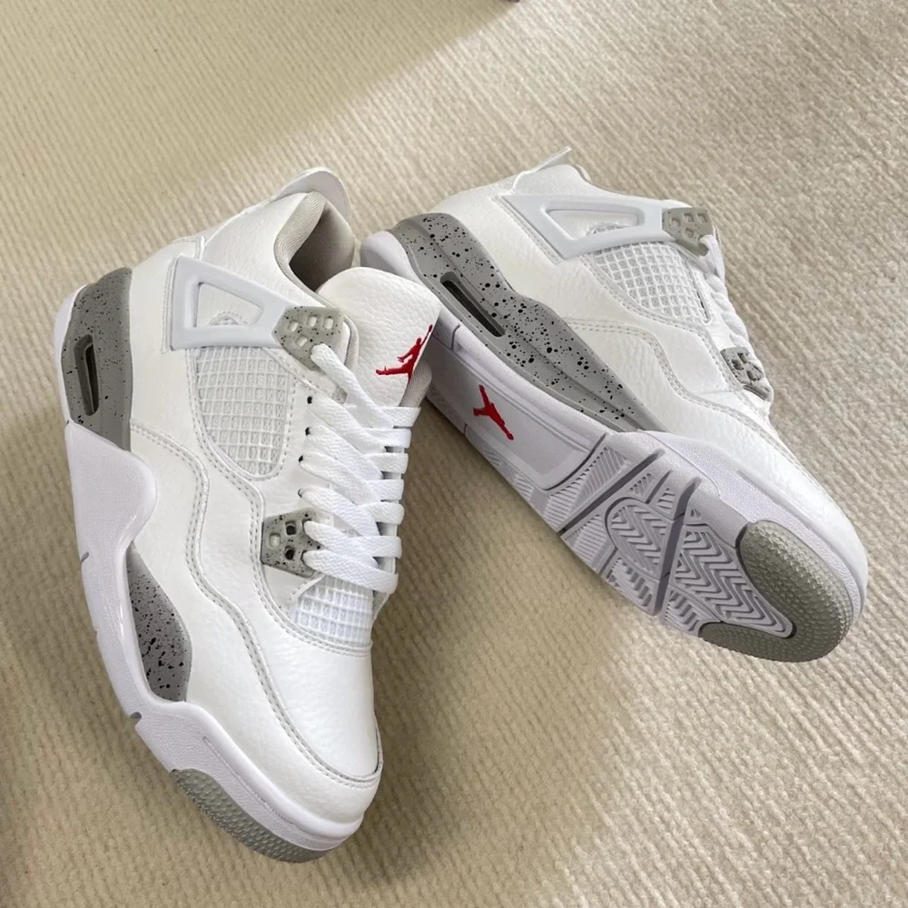 Air Jordan 4 Retro White Oreo 2021 -Men's Sneakers with Red Jumpman Accents